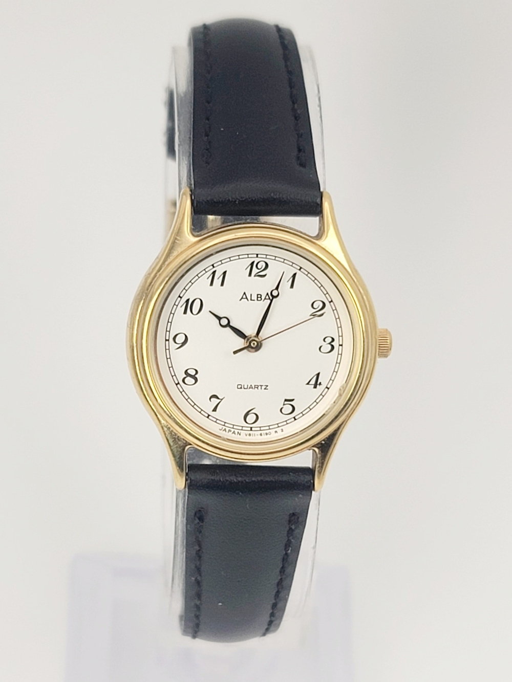 Vintage Seiko Alba V811-1370 Ladies Quartz Watch Gold Tone White Dial Leather